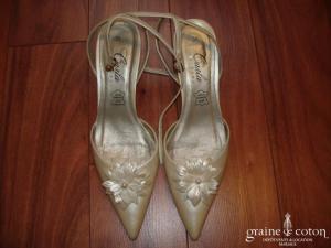 Carla Selvone - Escarpins (chaussures) ivoire nacré avec grosse fleur