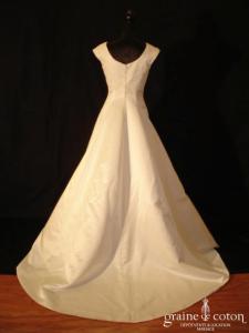 Mariées de Paris - Robe taille empire en dentelle et crêpe ivoire (prototype)