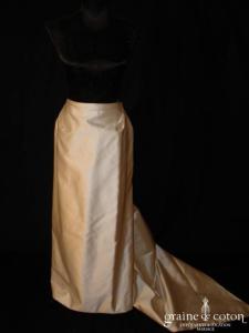 Monique Germain - Jupe longue droite et drapée en soie ivoire