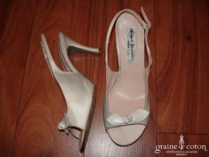 Monique Germain - Sandales (chaussures) en soie ivoire