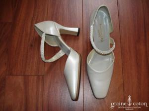 Barracuda Shoes - Escarpins (chaussures) ivoire nacré