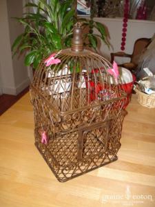 Cage à oiseaux pour urne
