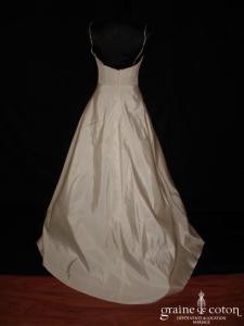 Mariées de Paris - Robe taille haute en taffetas ivoire avec fines bretelles