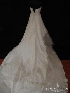 Mariées de Paris - Robe blanche taille empire (taffetas effet froissé tulle broderies)