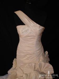 Harriet de Prag pour Cymbeline - Dionne (taffetas de soie drapé plissé noeuds bretelle taille basse sirène)