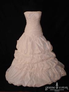 Mariées de Paris - Robe taille basse en taffetas et guipure de dentelle (drapé)