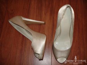 Pronuptia - Escarpins (chaussures) en satin ivoire