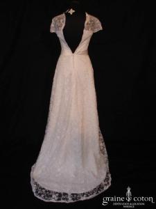 Création italienne - Robe en satin et dentelle blanche (bretelles manches V noeud)