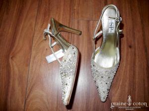 La Sposa (Pronovias) - Escarpins (chaussures) en tissu et cuir champagne et perles