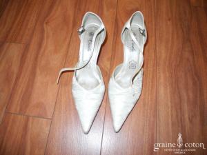 Carla Selvone - Escarpins (chaussures) en tissu plissé ivoire