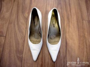 Pomares Vazquez - Escarpins (chaussures) en  satin ivoire