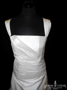 Courman - Robe en soie sauvage drapée ivoire avec larges bretelles (dos boutonné)