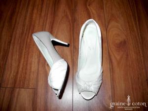 Escarpins (Chaussures) en satin blanc