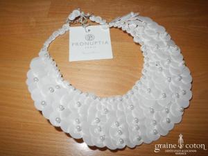 Pronuptia - Collier plastron en paillettes ivoires
