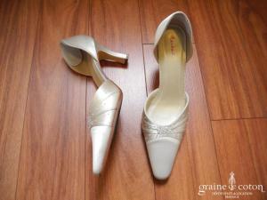 Rainbow - Escarpins (chaussures) en satin ivoire drapé et perlé