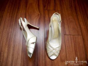 AW accessories - Escarpins (chaussures) ouverts en cuir vernis ivoire