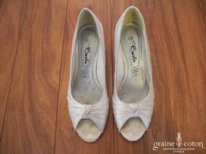Carla Selvone - Escarpins (chaussures) ouvertes en satin ivoire