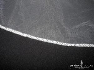 Max Chaoul - Voile long de 2,80 mètres en tulle blanc brodé de fines perles tubes en cristaux