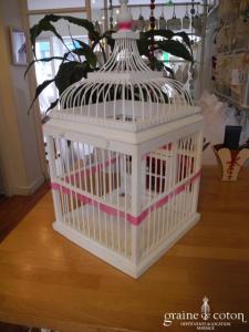 Cage à oiseaux en bois blanc pour urne des mariés