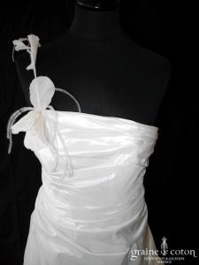 Lambert Créations - Perdita (taffetas drapé tulle blanc peinture rose bretelle dos boutonné)
