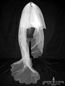 Hervé Mariage - Voile long de 3 mètres en tulle ivoire clair bordé de fines perles
