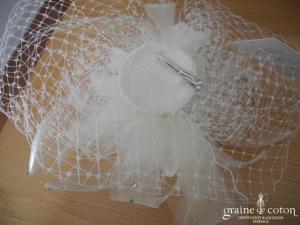 Bianco Evento - Bibi / coiffe / voilette fleur en tissu sisal et strass (D43)