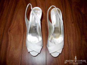 Pura Lopez - Escarpins (chaussures) bouts ouverts en satin ivoire clair