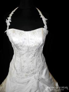 Sincerity Bridal - Robe en taffetas et dentelle ivoire (bretelles tour de cou dos boutonné coeur taille basse)