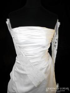 Pronuptia - Robe en soie ivoire et dentelle avec manches en dentelle (côté boutonné drapé)