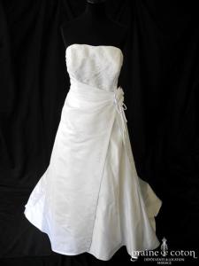 Miss Kelly - Robe en satin drapé blanc (laçage)