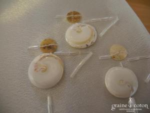 Pronuptia - Pochette en satin ivoire brodée de perles