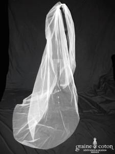 Création - Voile long de 2,50 mètres en tulle ivoire clair avec petits strass