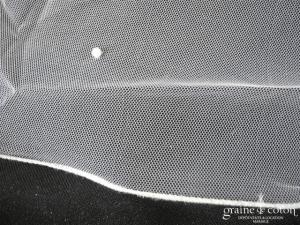 Voile long de 2,50 mètres en tulle blanc avec perles (avec rabat)