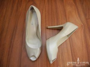 Unions - Escarpins (chaussures) ivoires
