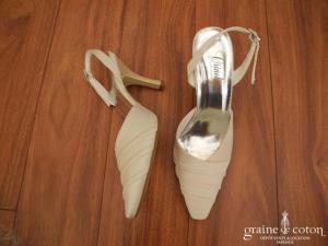 Crinoligne - Escarpins (chaussures) en satin blanc