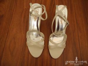 Crinoligne - Sandales (chaussures) Jadis en satin ivoire