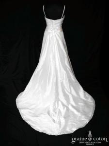 Casablanca Bridal (New York) - 1831 (décolleté-V bretelles drapé taffetas laçage empire dos boutonné)