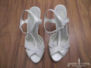 Sandales (chaussures) ivoires