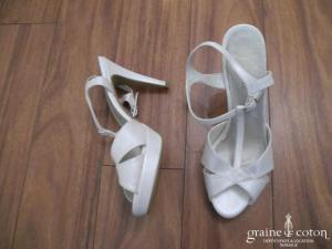 Sandales (chaussures) ivoires