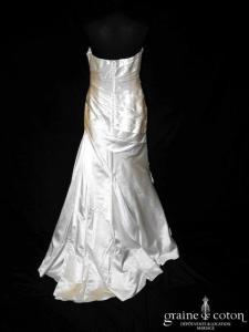 White One (Pronovias) - Robe drapée en satin ivoire (taille basse sirène bustier)