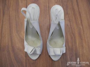 BCBG Max Azria - Escarpins (chaussures) en satin ivoire clair