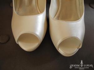 Carla Selvone - Escarpins (chaussures) ouvertes ivoires nacrées