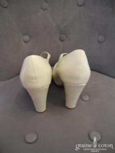 Texto - Escarpins (chaussures) type babies en cuir ivoire