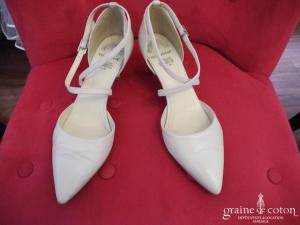 Guushe - Escarpins (chaussures) en cuir ivoire