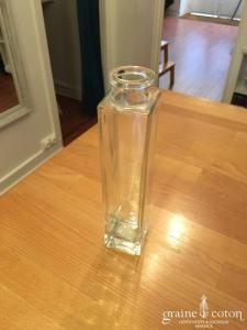 Vase rectangulaire en verre transparent