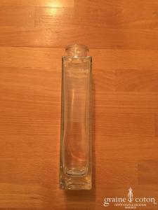 Vase rectangulaire en verre transparent
