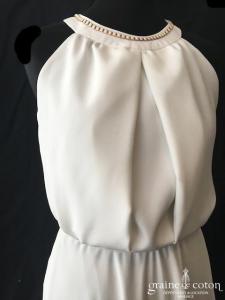 Création - Robe en crêpe ivoire blanc (encolure américaine bretelle fluide)