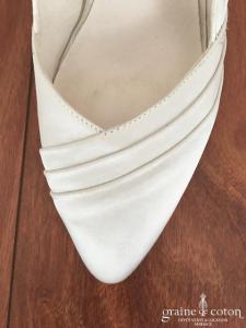 Menbur - Escarpins (chaussures) en satin ivoire