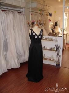 X Scape - Longue robe de soirée noire (non stocké en boutique, essayage sur demande)
