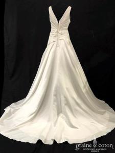 Les mariées d'Elodie - Robe une pièce drapée en satin ivoire (bretelles décollete-V A-line taille basse dos boutonné)
